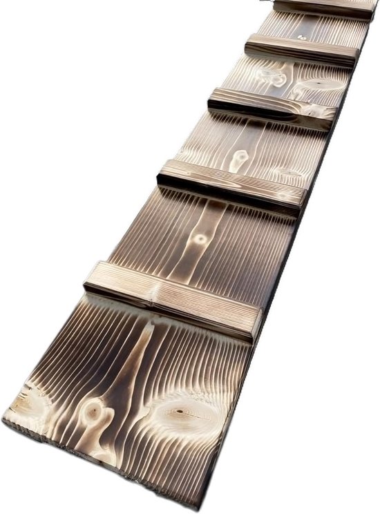 Lange, verbrande houten plank met horizontale houten latten.