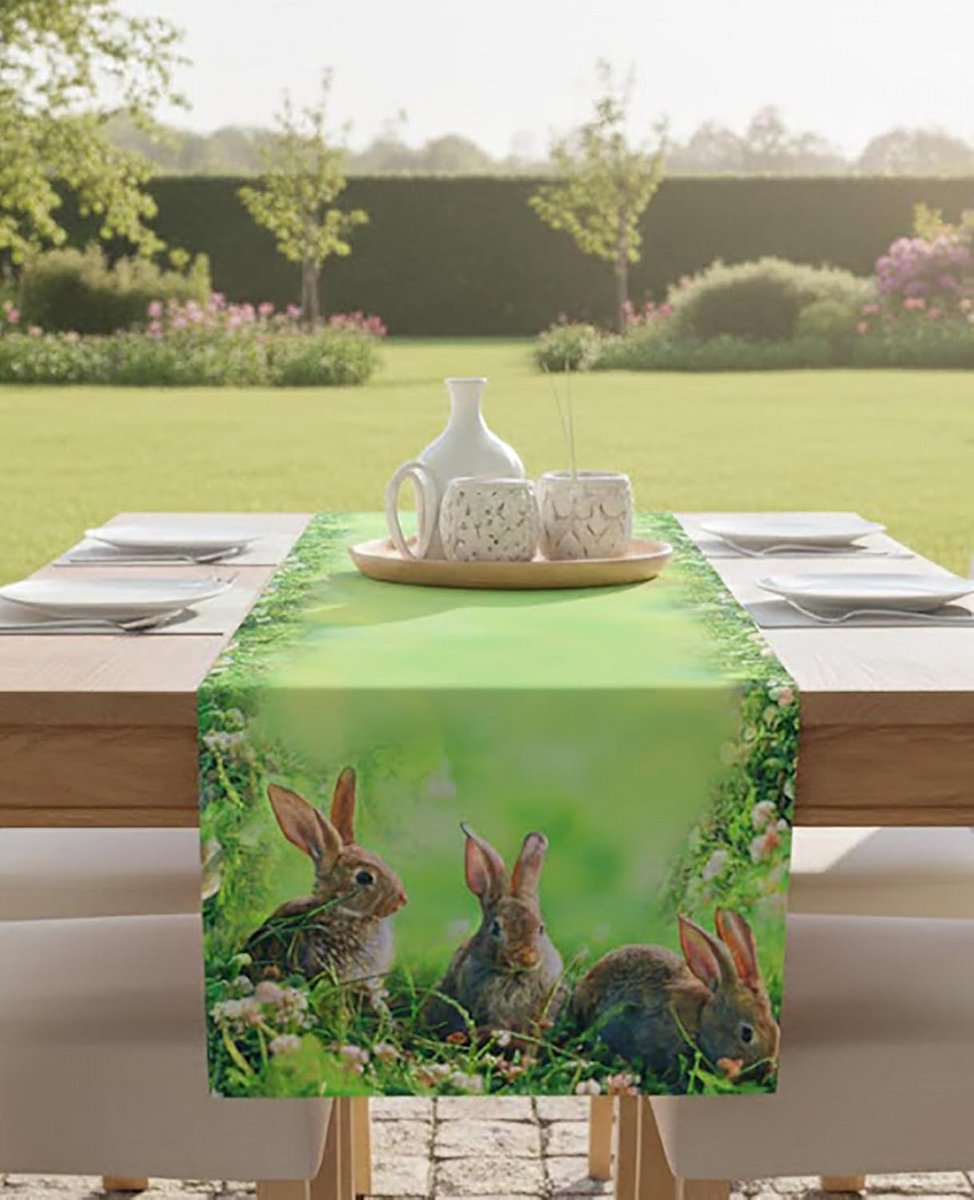 Trio Konijnen Tafelloper Met Lente en Pasen Thema 40 x 90 cm
