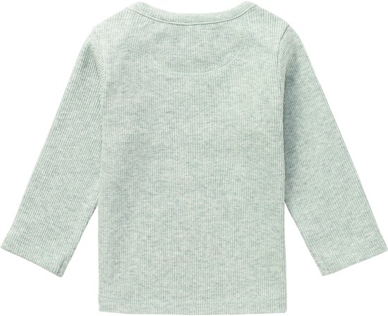 Achterkant lichtgroen geribd longsleeve shirt met fijne ribbelstructuur.