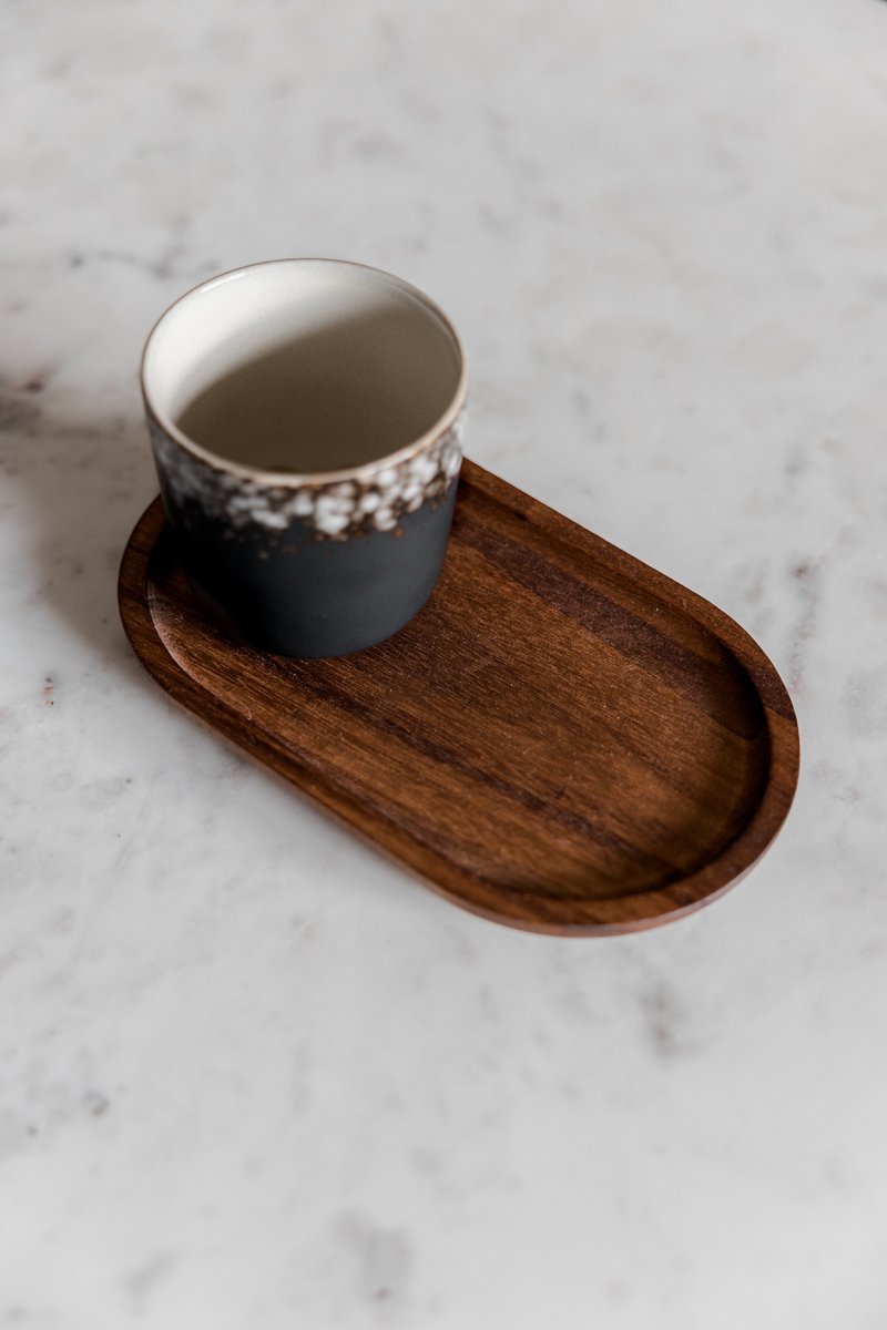 Houten serveerplankje koffie en thee - houten dienblad - Walnoot kleur - Japandi stijl - 18 x 12 cm - houten serveerschaal - houtenplateau koffie
