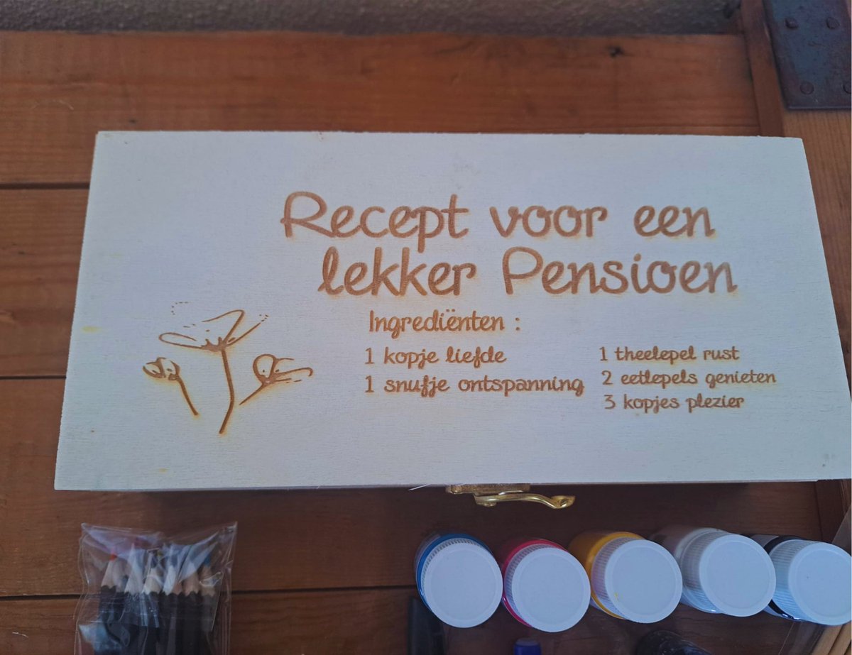 WoodR Creatief pensioen cadeau Gevulde Tekendoos met tekst Geniet van je Pensioen