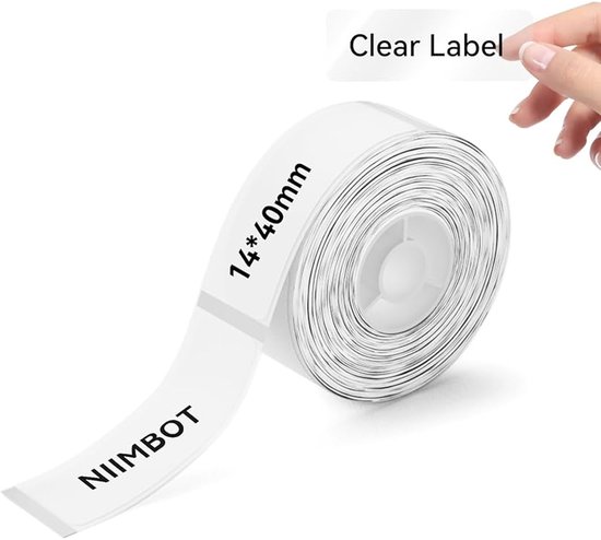 Een rol transparante labels met de tekst '14*40mm' en 'NIIMBOT'. Een hand trekt een label eraf.
