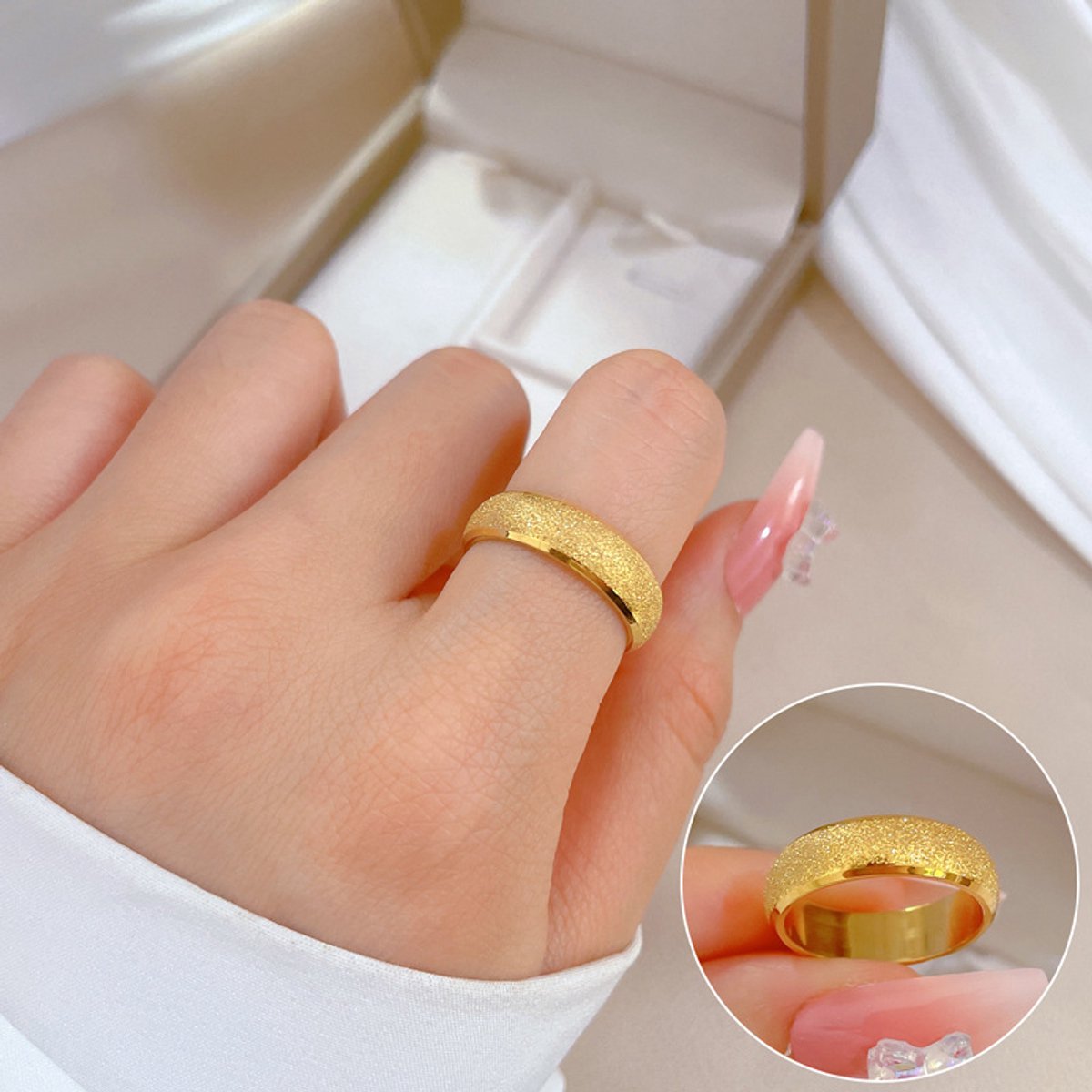 Glintweave – Roestvrijstalen Ring met Zandstraal Textuur – 18K Verguld – Dames – Goud – Maat 57 (Ø 18 mm)