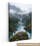 Canvas schilderij 80x120 cm - Exclusieve wanddecoratie Waterval - Bomen - Bergen - Muurdecoratie woonkamer - Slaapkamer decoratie - Kamer accessoires - Schilderijen op canvas