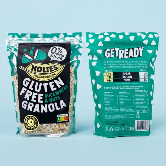 Twee verpakkingen Holie's glutenvrije granola met boekweit en noten. De ene met "0% toegevoegde suiker", de andere met voedingswaarden en de tekst GETREADY.