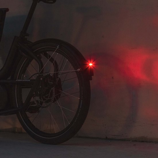 AXA Nyx E‑bike Achterlicht - LED Fietsverlichting - 6–12V - Remlichtfunctie - Zijzichtverlichting - Spatbordmontage - Geïntegreerde Reflector - Rood — afbeelding 5