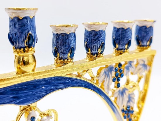 Alle Kaarsen Brandend Op De Traditionele Chanoeka Menorah Met Sterfilter Image366591