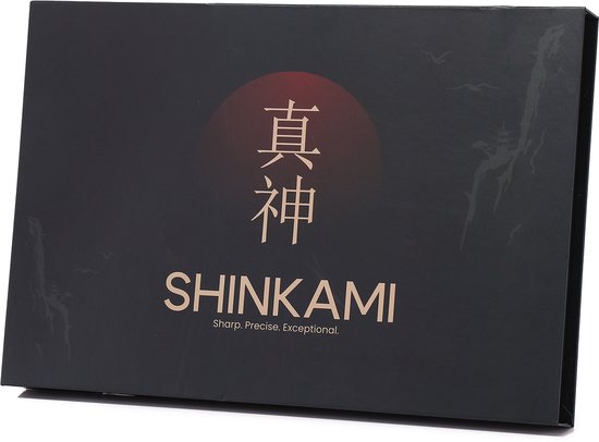 Boîte cadeau noire avec logo doré 'SHINKAMI' et caractères japonais. "Sharp, Precise, Exceptional."