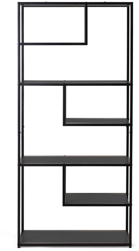 Zwarte open boekenkast met een uniek asymmetrisch ontwerp en vijf planken.