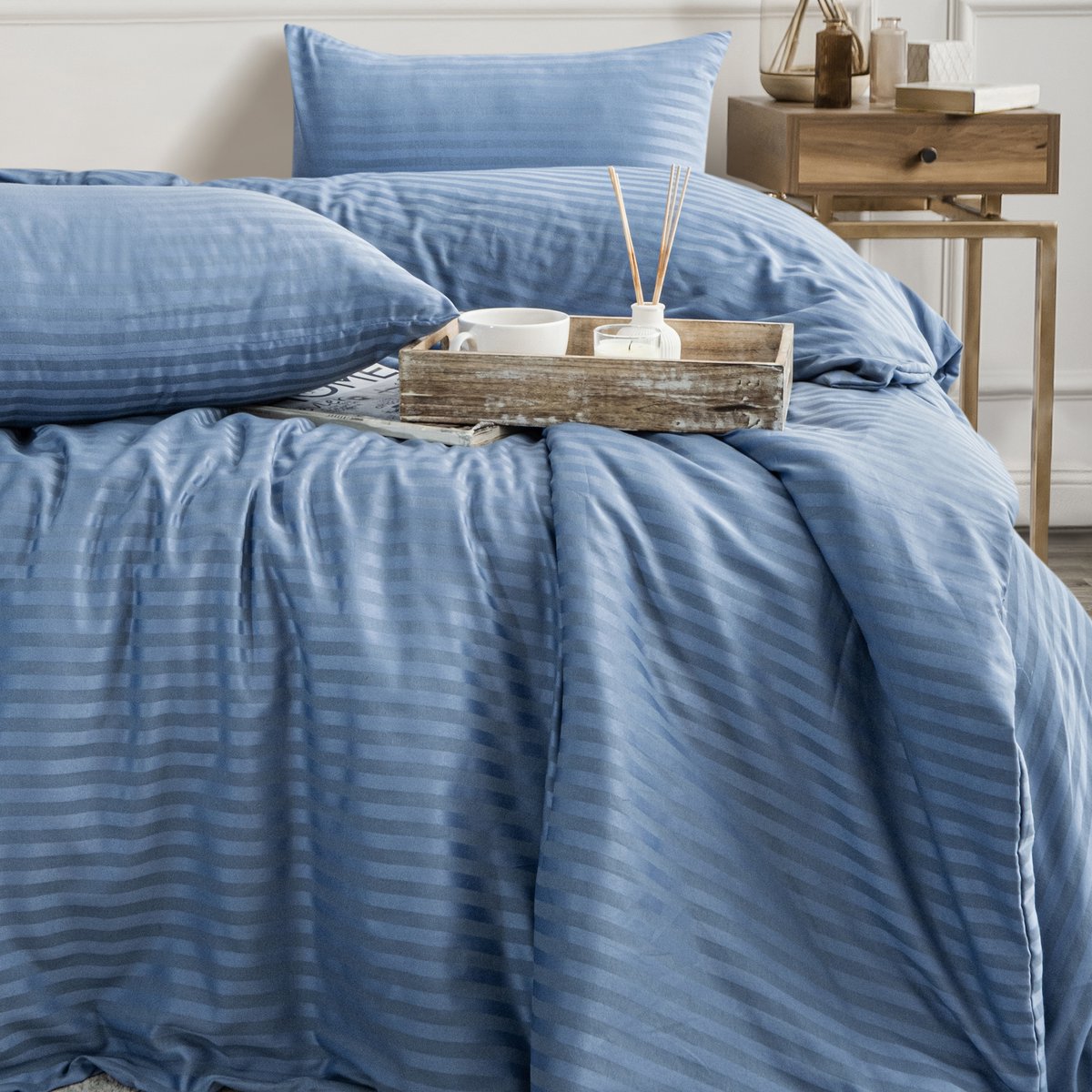 Boraboi ® Stijlvol en Modern Katoen-Satijnen 200x220 cm Luxe Dekbedovertrekset – Tweepersoons –Blauw, Gestreept (4-delig)