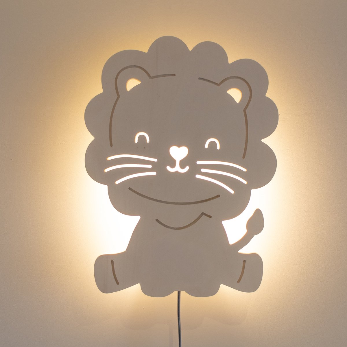 Houten wandlamp ~ Leeuw