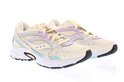 Crèmekleurige Saucony sneakers met paarse, zilveren en turkooise accenten. Paar schoenen.
