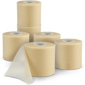 Zes rollen huidkleurige sportonderwrap op een zwarte achtergrond.