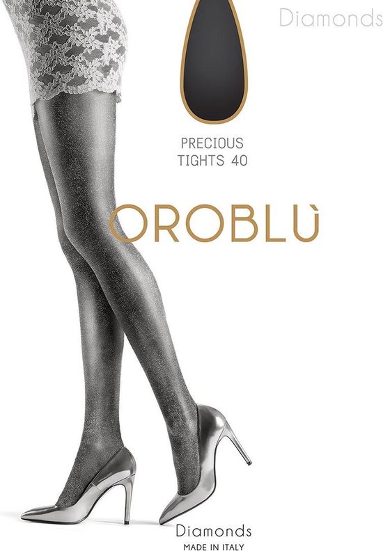 Model met Oroblu Diamonds 40 panty, met zilverkleurige glitters en kanten boord.