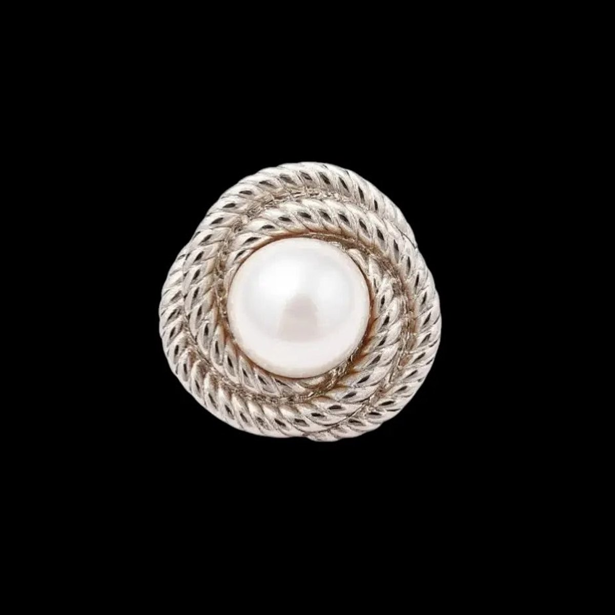 Victoria Valenza Zilverkleurige Knot Broche met Witte Imitatieparel - Broche - Zilverkleurig - Knot broche - Parel