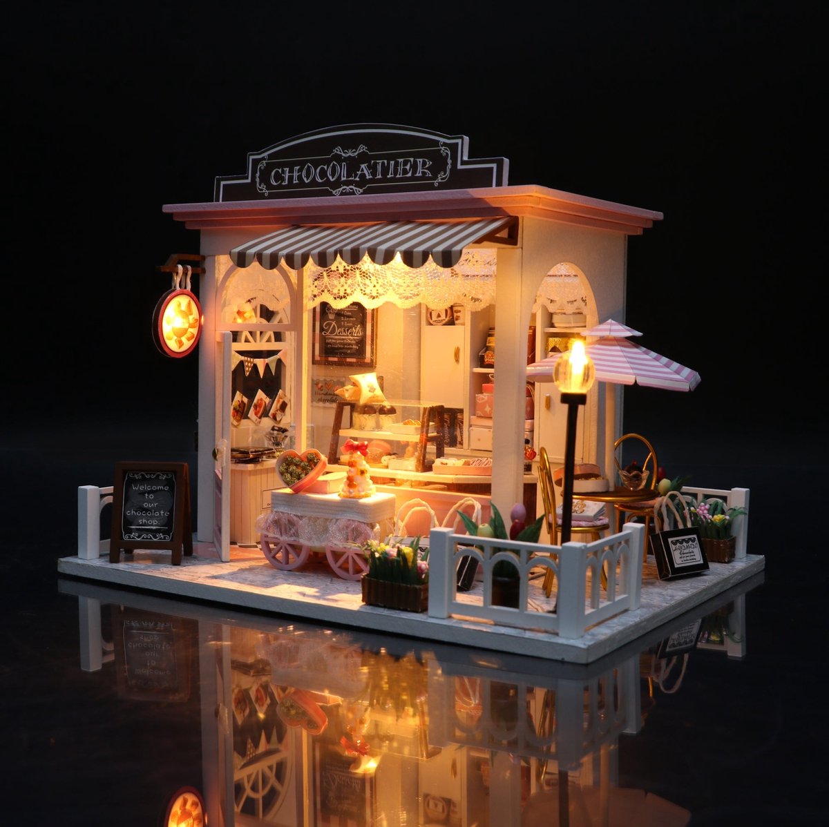 Chocolate shop - 3D Puzzel met Handleiding - DIY - Miniatuur Modelbouw Hout Kinderen en Volwassenen - Houten bouwpakket - Assemblr