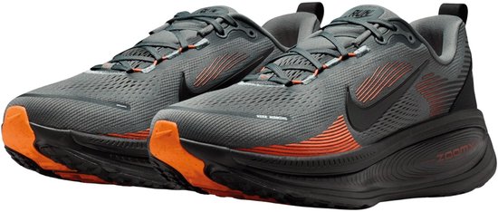 Chaussures de course Nike Vomero 18 pour hommes