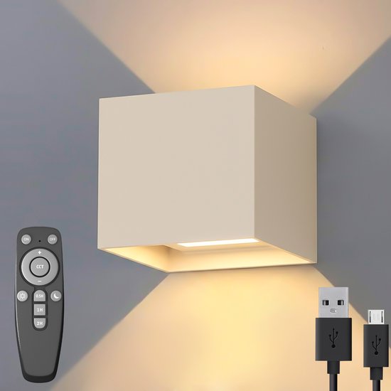 Beige vierkante wandlamp met lichtstralen, met afstandsbediening en USB-kabels.