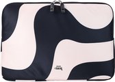 Laptoptas met beige en zwarte golvend patroon. Met rits en "xoxo GW" logo.
