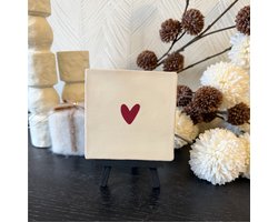 Hartjespost | Tegeltje hartje, mat wit, bordeaux | tegeltjes met tekst | spreuktegel | tegeltjeswijsheden | Cadeau | Valentijn | Liefde | Love | Valentijnscadeau | Cadeau voor hem of voor haar | 14 Februari | V-Day | Valentine | Romantisch | 10x10
