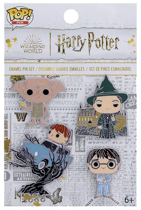 Verpakking met vier Funko POP! pins: Dobby, tovenaar met kasteel, jongen in auto in boom, Harry in pyjama.
