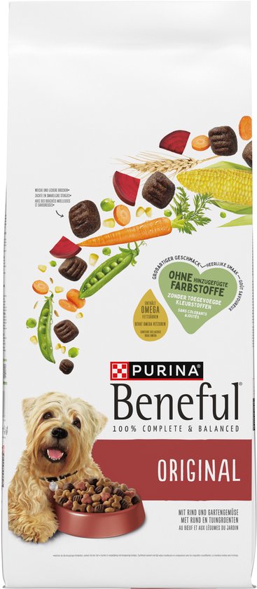 Zak hondenvoer met een hond, wortel, doperwten, rode bieten, maïs, informatie over zonder kleurstoffen en omega 3.