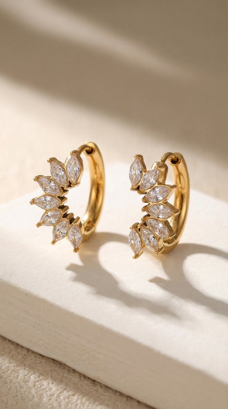 Boucles d'Oreilles Lundholm Yasmin Femme Boucles d'Oreilles Luxe Femme Couleur Or – Acier Inoxydable Premium Plaqué Or PVD 2.5 Micron – Boucles d'Oreilles avec Pierres de Zirconia – Élégant - Cadeaux Femme - Design Scandinave