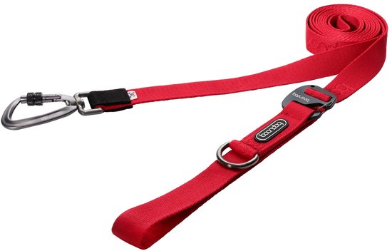 Laisse pour chien Boondog rouge avec mousqueton argenté, sur fond blanc