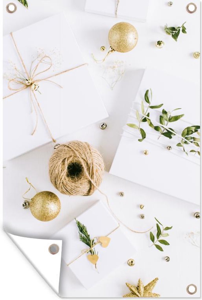 Tuinposters buiten Winter - Kerst - Cadeau - Wit - 60x90 cm - Tuindoek - Buitenposter Witte kerst tuinposter 60x90 cm met winterthema, ideaal als cadeau voor buiten, GreatGardenPosters.