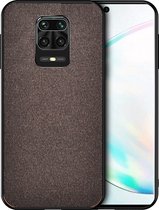 Xiaomi Redmi Note 9S Hoesje - Mobigear - Fabric Serie - Hard Kunststof Backcover - Bruin - Hoesje Geschikt Voor Xiaomi Redmi Note 9S