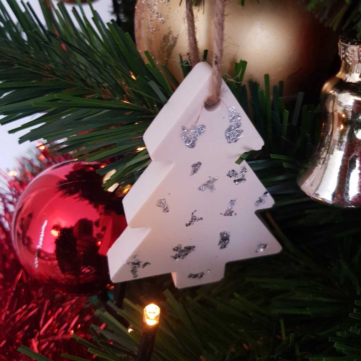 Nothing To Lose - Kersthangers - Wit - Zilver - Kerstversiering - Kerstballen - Decoratie - Kerstboom - Versiering