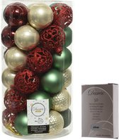 Kerstversiering mix pakket kunststof kerstballen parel/rood/groen 37x stuks 6 cm met zilverkleurige ophanghaakjes
