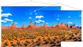 Een weg doorkruist de Mojavewoestijn nabij Las Vegas - Foto op Textielposter - 60 x 40 cm