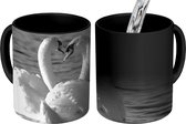 Magische Mok - Foto op Warmte Mok - Twee zwanen in het water - 350 ML