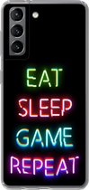 Geschikt voor Samsung Galaxy S21 hoesje - Gaming - Led - Quote - Eat sleep game repeat - Gamen - Siliconen Telefoonhoesje