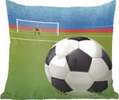 Sierkussens - Kussen - Een illustratie van een voetbal op het veld in het stadion - 45x45 cm - Kussen van katoen