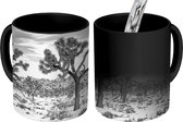Magische Mok - Foto op Warmte Mok - Sneeuw in Joshua Tree National Park - zwart wit - 350 ML