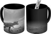 Magische Mok - Foto op Warmte Mok - Dinosaurus - Zwart - Wit - Wolken - 350 ML