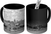 Magische Mok - Foto op Warmte Mok - Havana gezien vanaf het Parque del Cristo de la Habana in Cuba - zwart wit - 350 ML