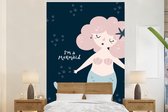 Behang babykamer - Fotobehang Zeemeermin - Quote - Kind - Roze - Meisjes - Baby - Breedte 155 cm x hoogte 240 cm - Kinderbehang