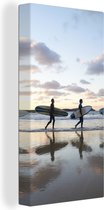 Canvas Schilderij Surfers langs het strand - 40x80 cm - Wanddecoratie