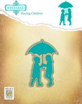 VIND061 Snijmal Nellie Snellen - Vintasia Mal  Children's play - kinderen lopen in de regen met paraplu