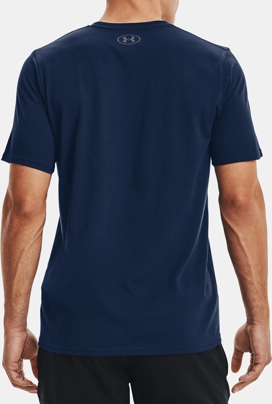 Donkerblauw sportshirt van Under Armour, achterkant met grijs logo in de nek.