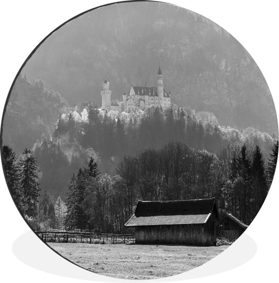WallCircle - Wandcirkel - Muurcirkel - Slot Neuschwanstein op een berg - zwart wit - Aluminium - Dibond - ⌀ 140 cm - Binnen en Buiten