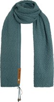 Knit Factory Luna Gebreide Sjaal Dames & Heren - Langwerpige sjaal - Ronde sjaal - Colsjaal - Omslagdoek - Laurel - Groen - 200x50 cm - Inclusief sierspeld