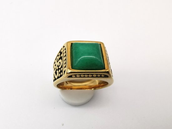 RVS Edelsteen groen Jade goudkleurig Ring. Maat 18. Vierkant ringen met zwarte/goud patronen aan de zijkant. Beschermsteen. geweldige ring zelf te dragen of iemand cadeau te geven.