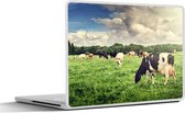 Laptop sticker - 10.1 inch - Koeien - Weiland - Natuur - Dieren - Landschap - 25x18cm - Laptopstickers - Laptop skin - Cover