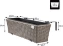 Beige plantenbak met gevlochten textuur, 60x20x19cm, 11L inhoud, en zwarte verstelbare ophanging.