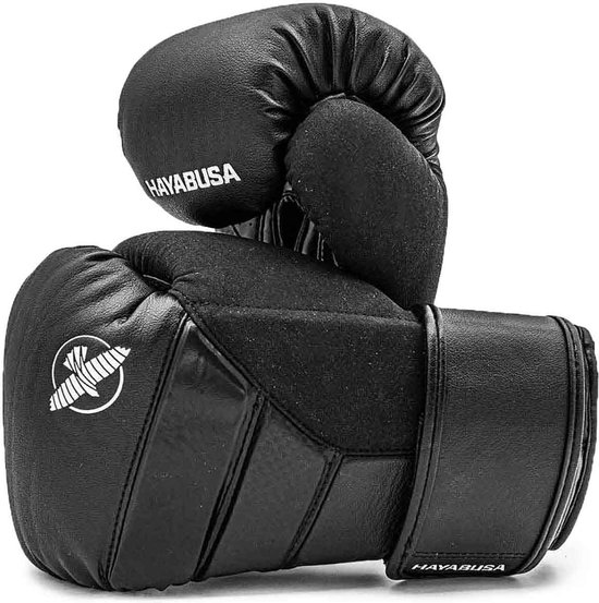 Paar zwarte HAYABUSA bokshandschoenen, met HAYABUSA-logo en gestreept detail.