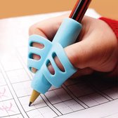Premium Vingergrip Schrijfhulp - Licht Blauw | Geschikt voor Potlood en Pen | Voor Kinderen | Schrijfhulpje | Pencil Grip | Schrijfhulpmiddelen | Verdikker | Pengrip | Pengreep | Penverdikker | Basisschool | Kleuterschool